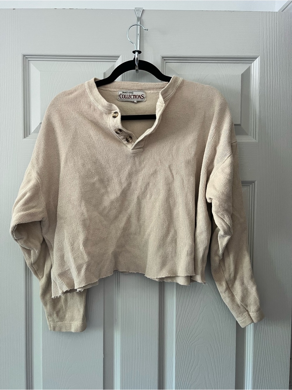 Vintage Recollections Women's Cropped Henley Top in Beige